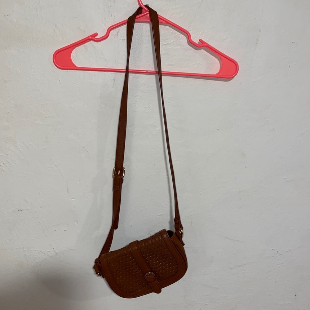 Forever 21 : Brown Faux Leather Crossbody Bag